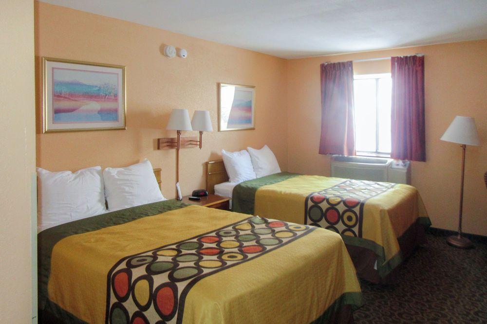Econo Lodge Utica Εξωτερικό φωτογραφία