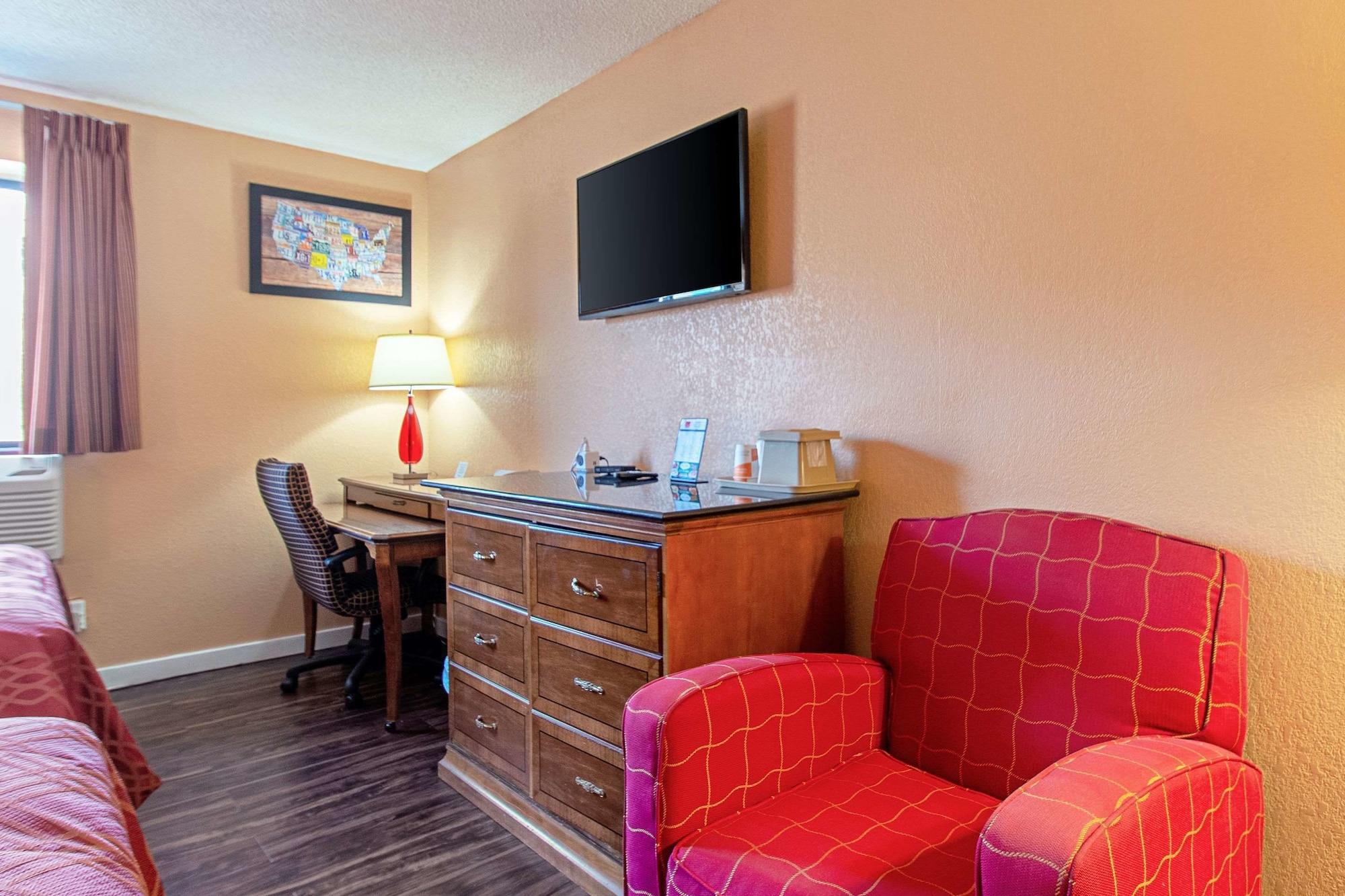Econo Lodge Utica Εξωτερικό φωτογραφία