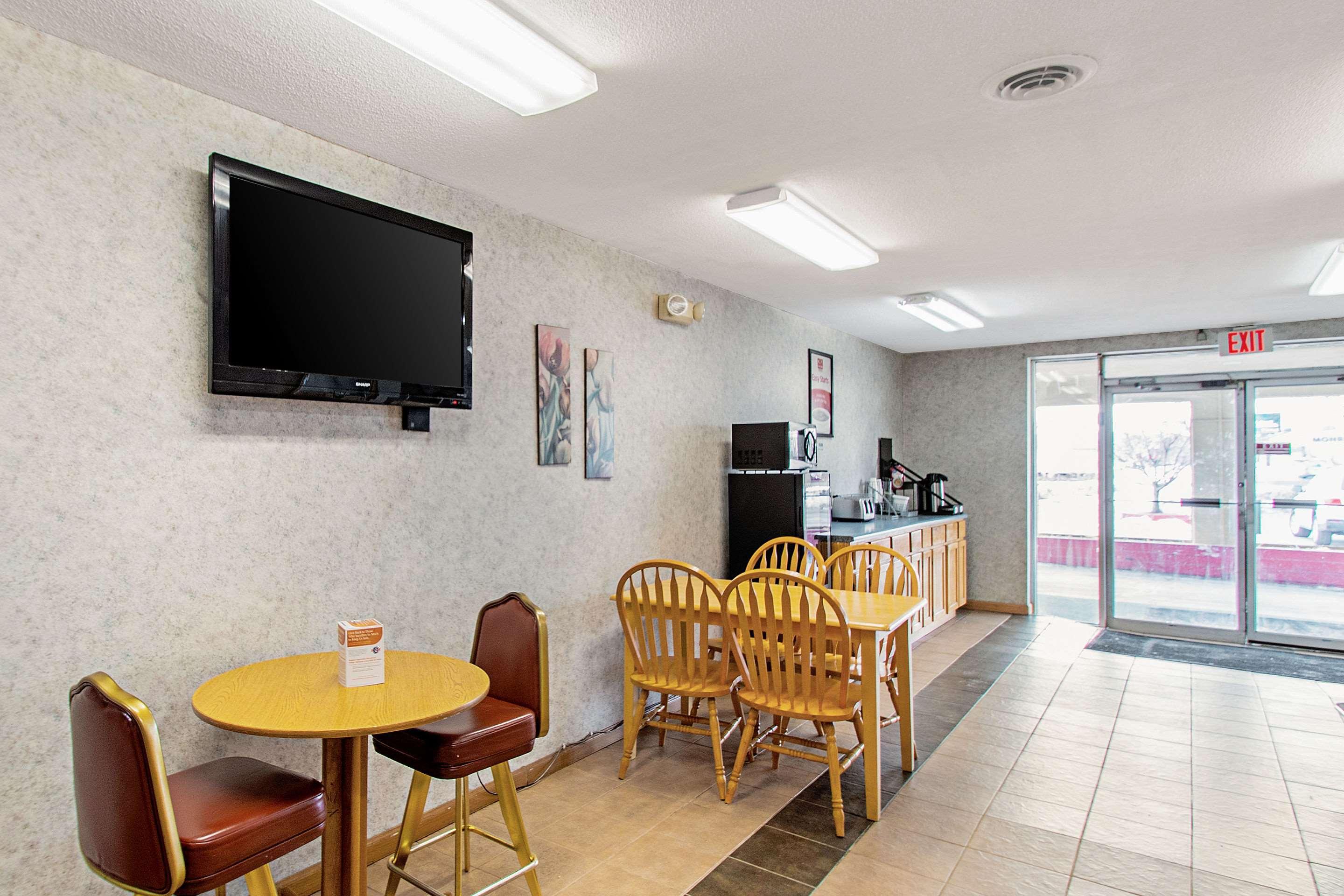 Econo Lodge Utica Εξωτερικό φωτογραφία