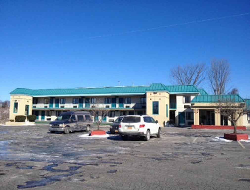 Econo Lodge Utica Εξωτερικό φωτογραφία