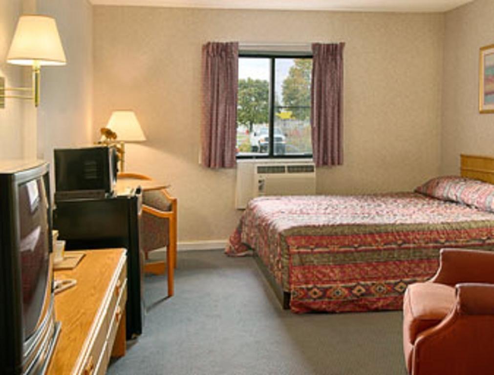Econo Lodge Utica Εξωτερικό φωτογραφία