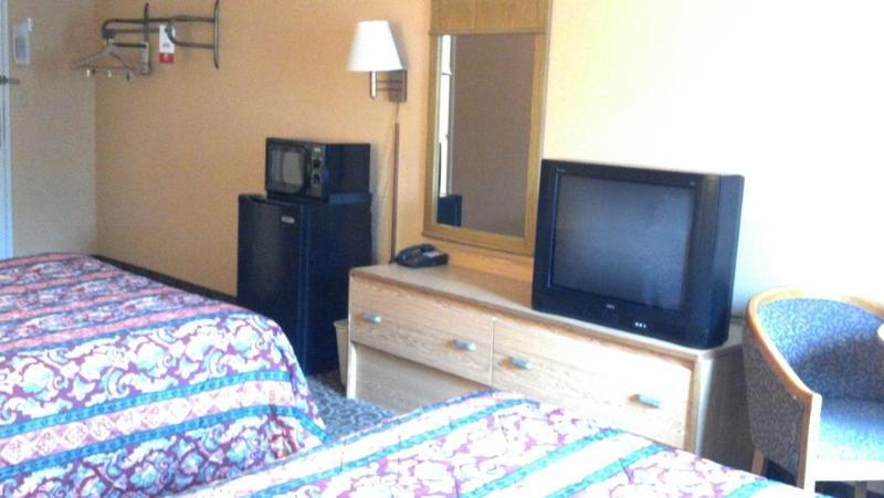 Econo Lodge Utica Εξωτερικό φωτογραφία