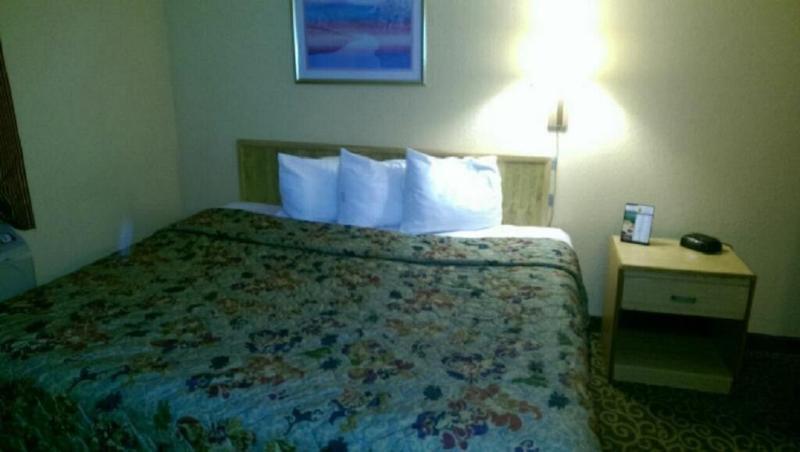 Econo Lodge Utica Εξωτερικό φωτογραφία